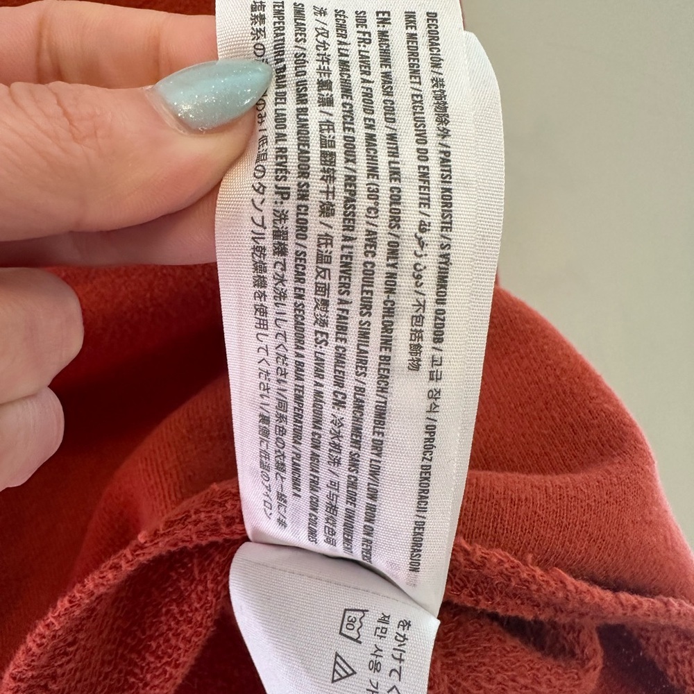 Hollister Women's Rust Y2K Revival Dragon Graphic Cropped Sweatshirt Small - Picture 5 of 8